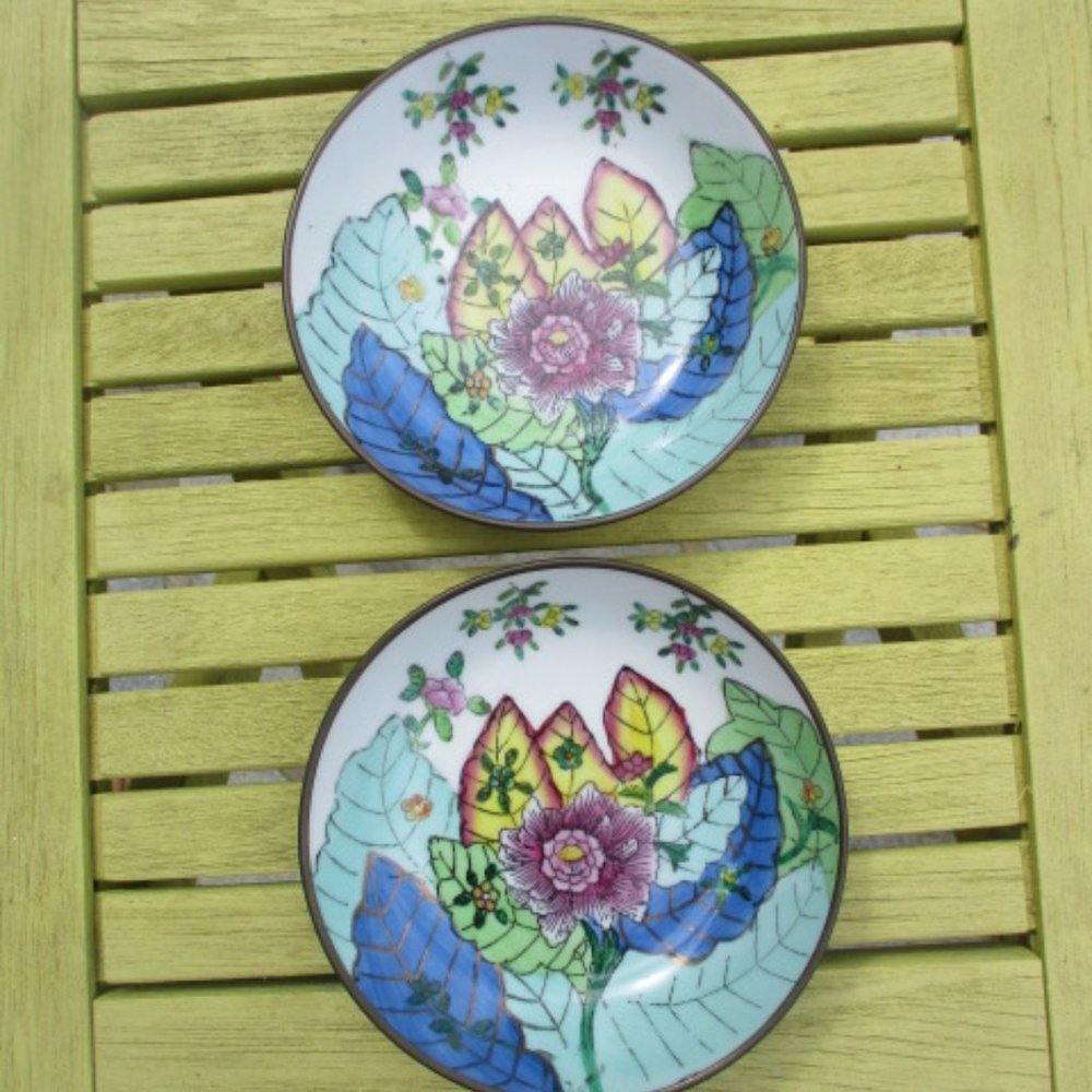 2 Rose Vintage Medallion Chinese painted decorative bowls